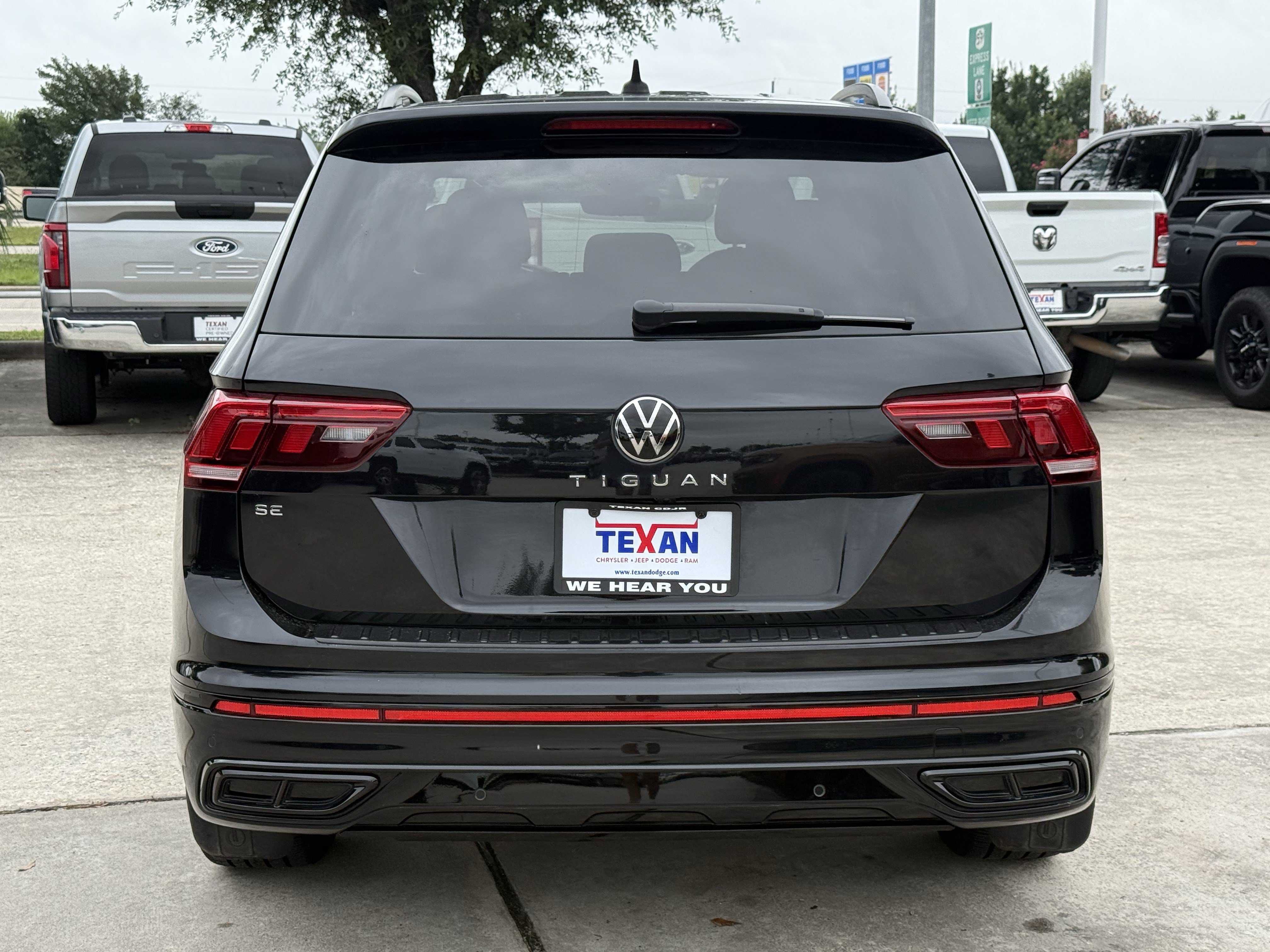 Used 2023 Deep Black Pearl Volkswagen SE R-Line Black image 5