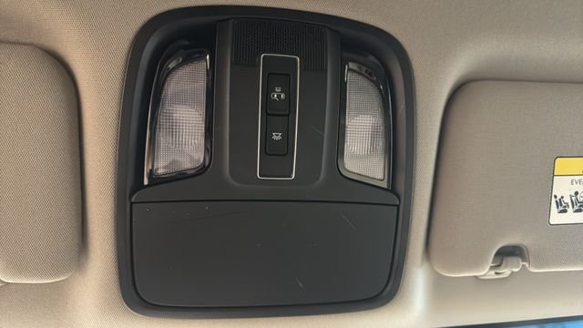 Used 2016 Snow White Pearl Kia LX image 30