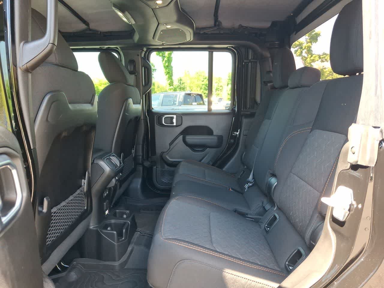 Certified Used 2025 Black Clearcoat Jeep Mojave image 26