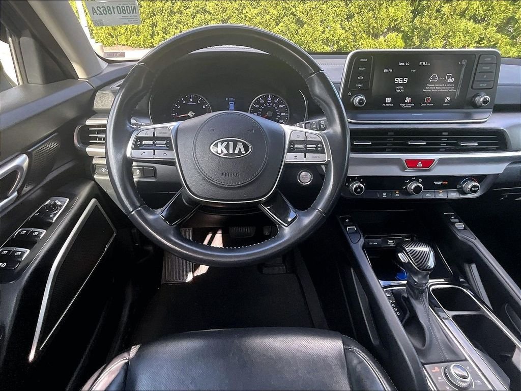 Used 2020 Black Kia S image 18