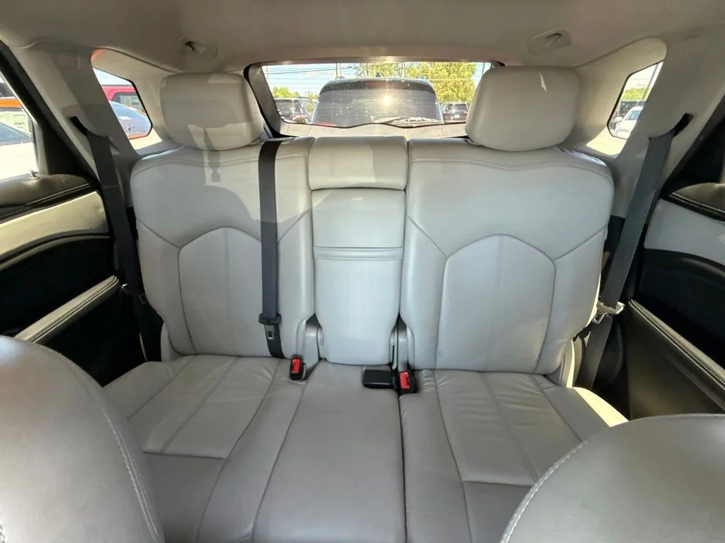 Used 2014 Silver Cadillac Base image 13