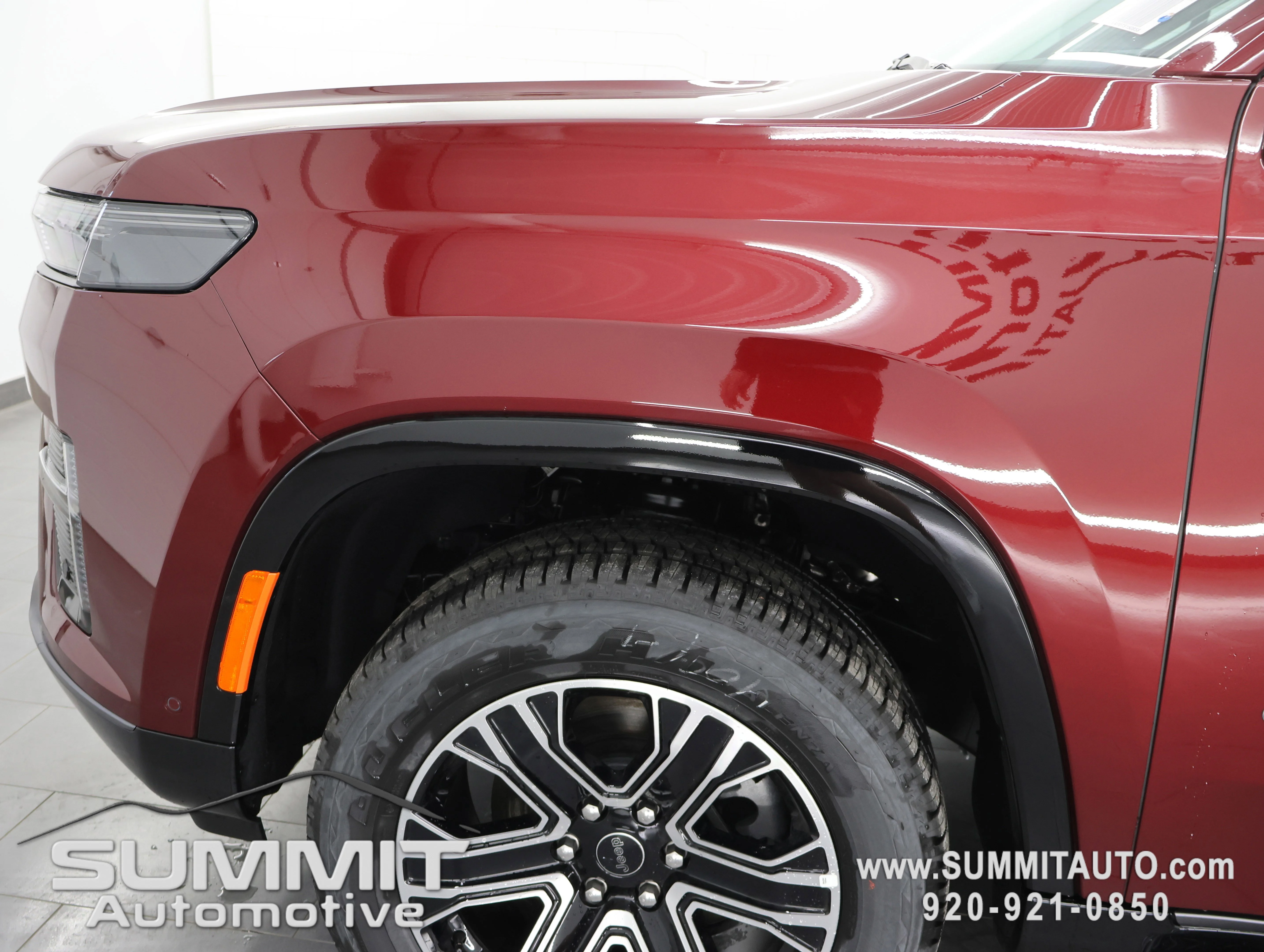 New 2026 Velvet Red Pearl-Coat Exterior Paint Jeep  image 36