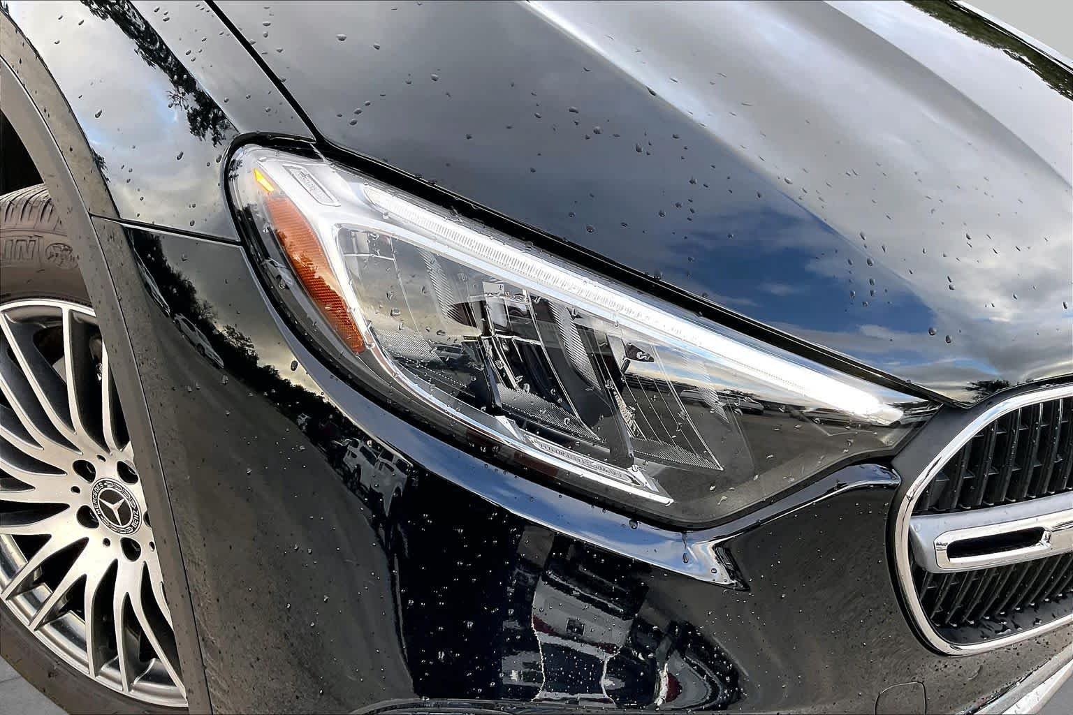 Used 2025 Black Mercedes-Benz GLC 300 image 26