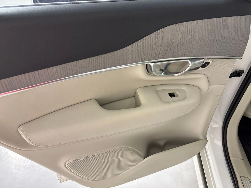 Certified Used 2025 Crystal White Volvo Plus image 25