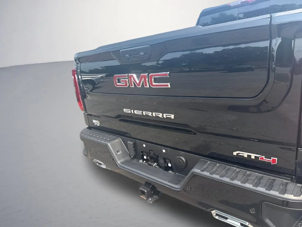 Used 2025 Onyx Black GMC AT4 image 35