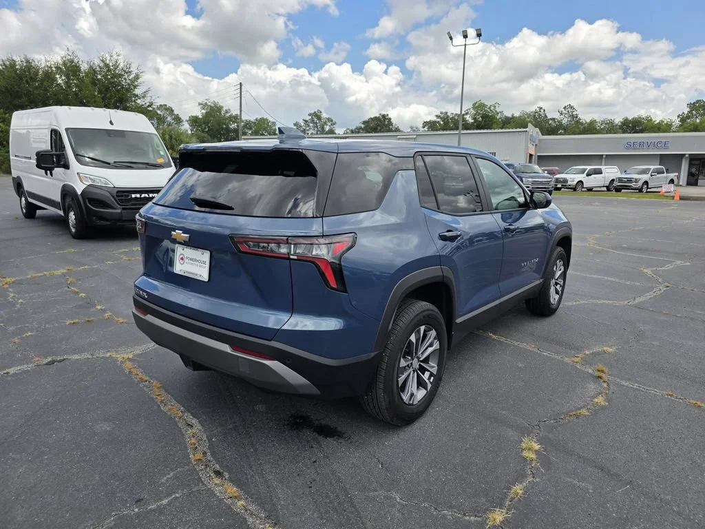 Used 2026 Lakeshore Blue Metallic Chevrolet LT image 5