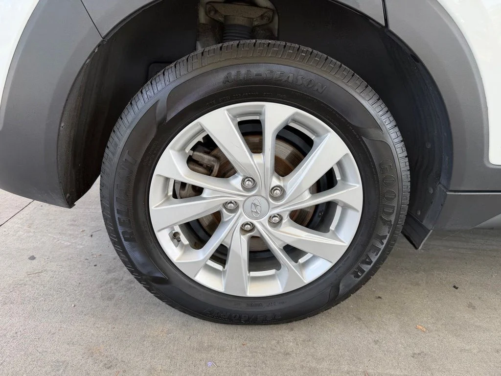 Used 2019 White Hyundai Value image 20