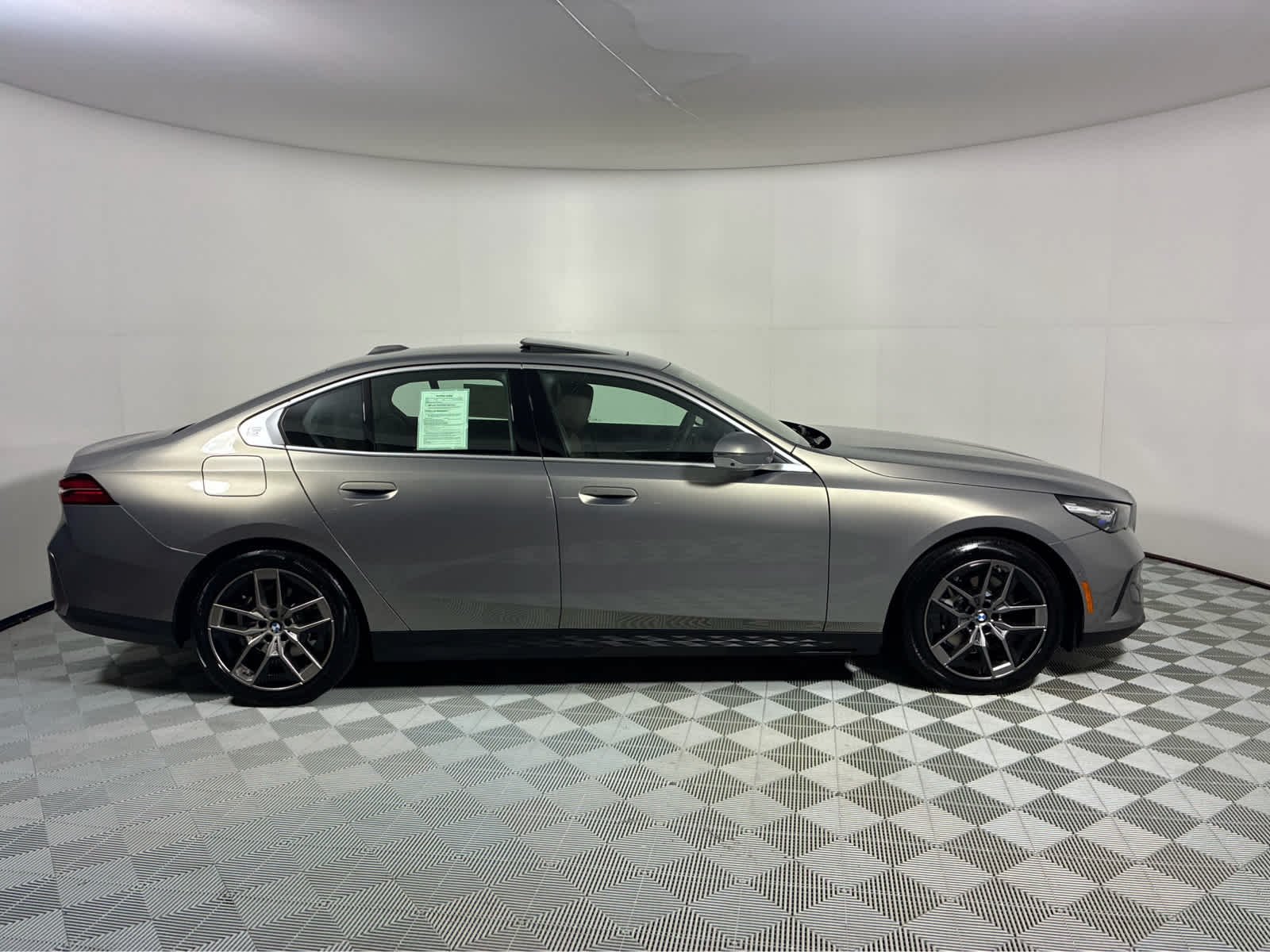 Used 2026 Oxide Grey Metallic BMW 530i xDrive image 2