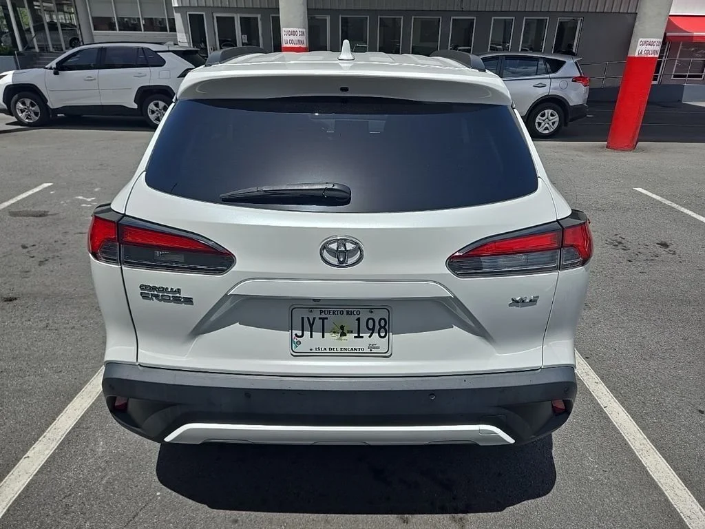 Used 2022 Beige Toyota XLE image 7