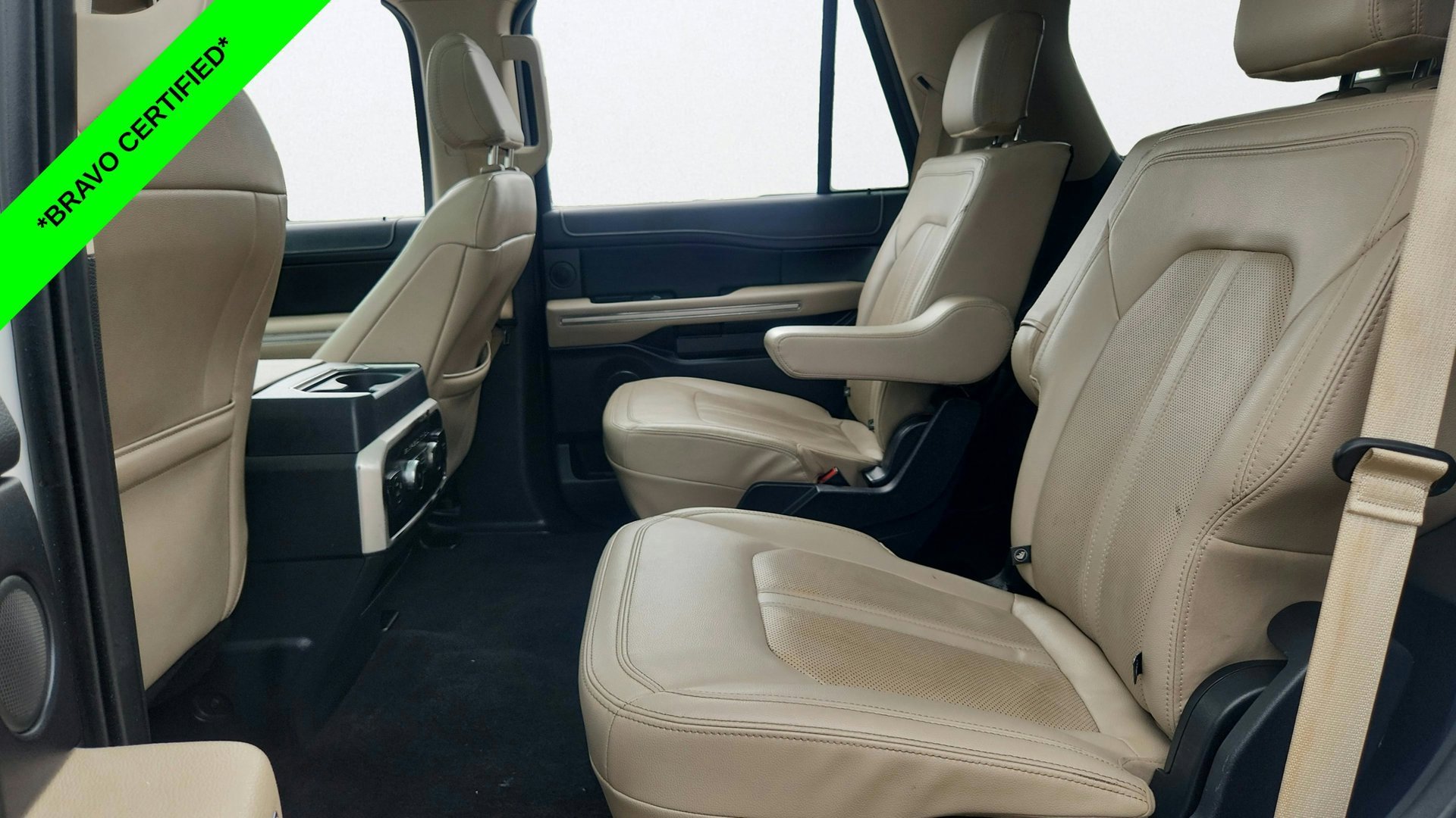 Used 2022  Ford Limited image 23