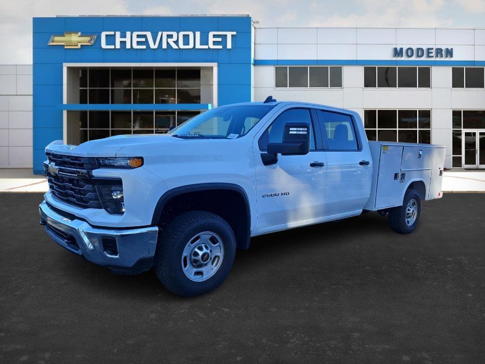 New 2025 Summit White Chevrolet WT image 1
