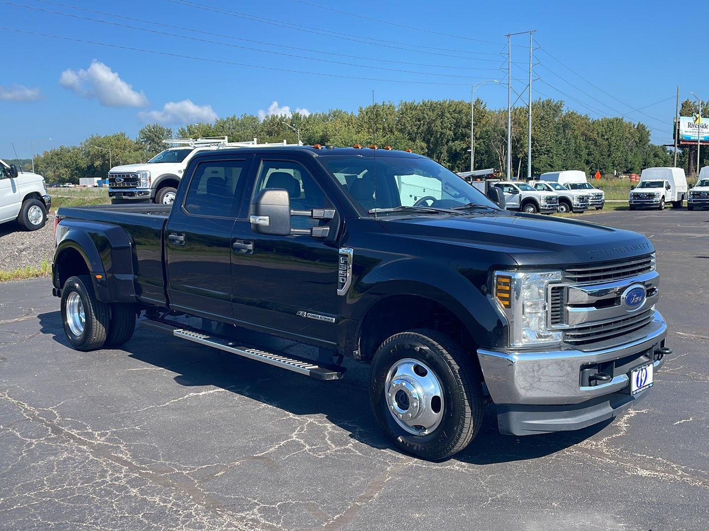Used 2019 Agate Black Metallic Ford XLT image 4