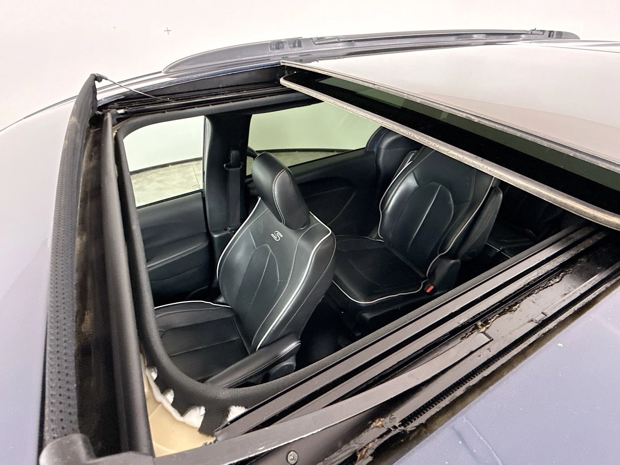 Used 2024 Fathom Blue Pearlcoat Chrysler Hybrid Premium S Appearance Pkg image 14