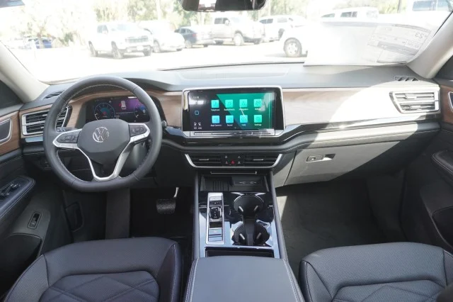 New 2026 Opal White Pearl Volkswagen 2.0T SE w/Technology image 22