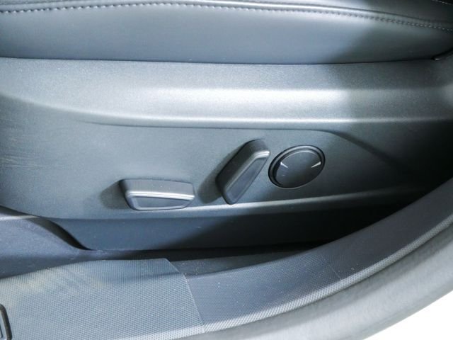 Certified Used 2025 Beige Ford Select image 22