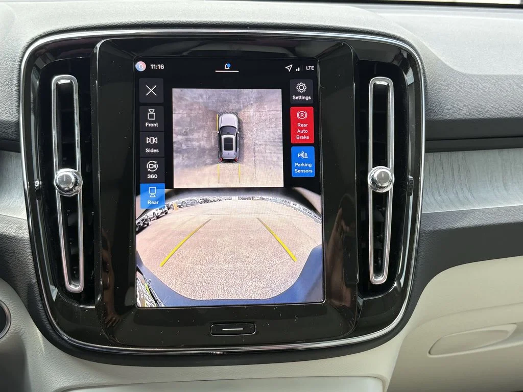2026 Volvo XC40 Plus - Photo 21