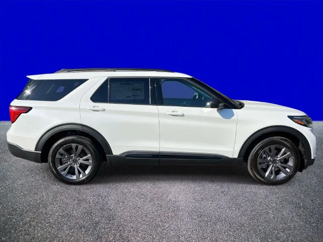 New 2026 Star White Metallic Tri-Coat Ford Active image 2