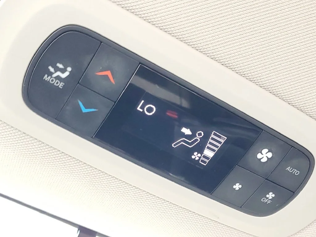 Used 2022 Black Chrysler Touring L image 34