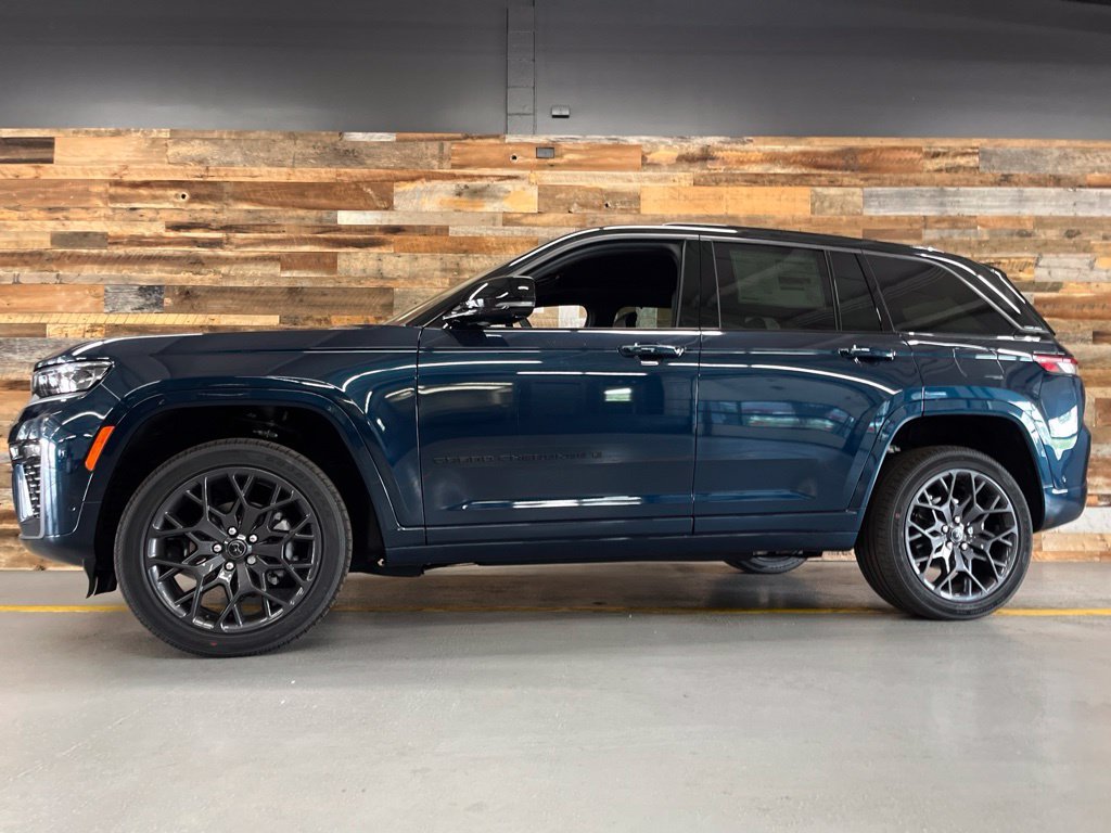 New 2027 Fathom Blue Pearl-Coat Paint Jeep Summit image 47