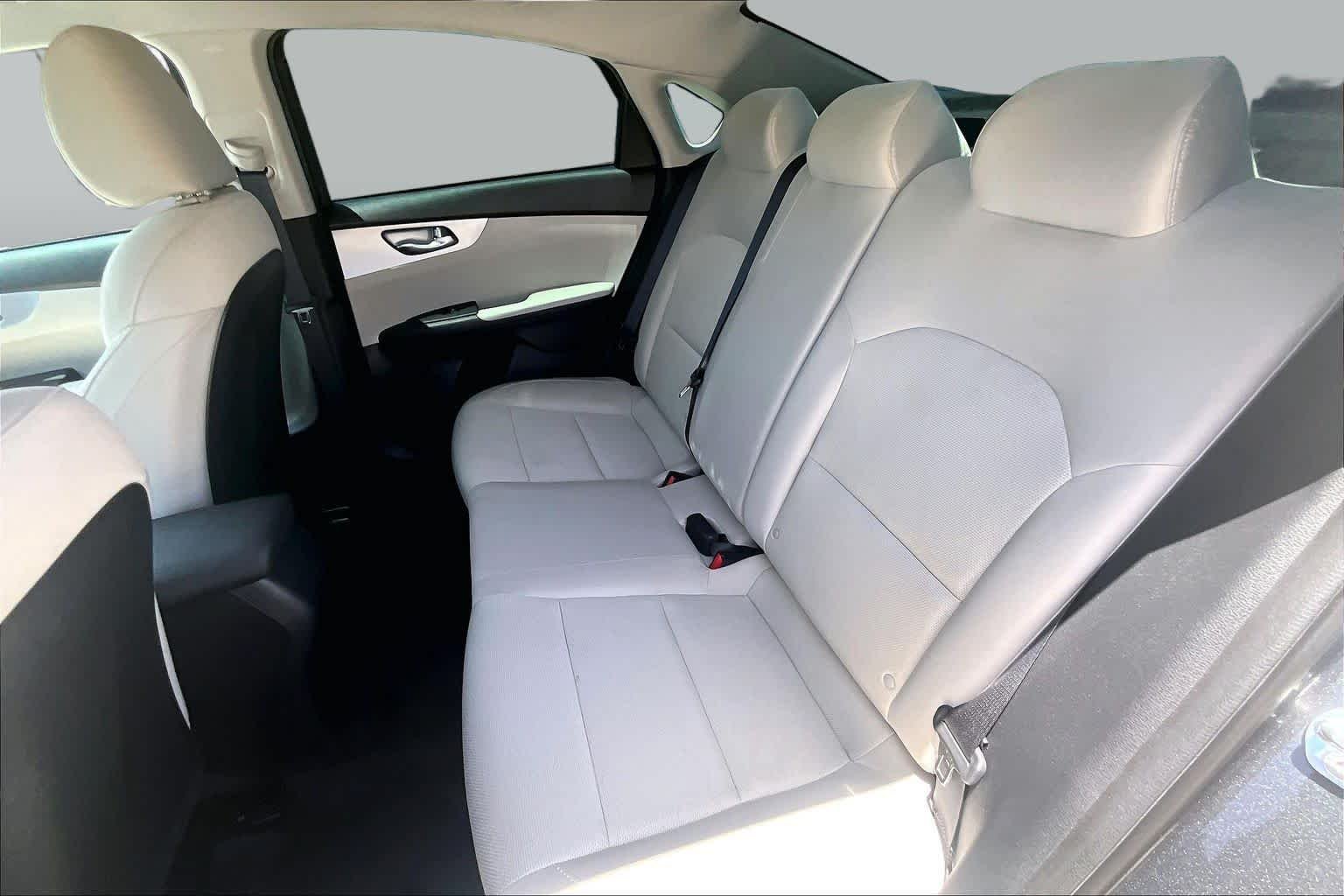Used 2022 Gravity Gray Kia LXS image 18