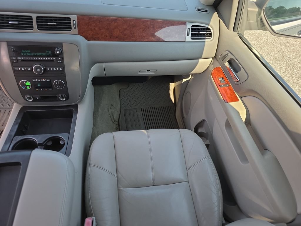 Used 2011 Silver GMC SLT image 16