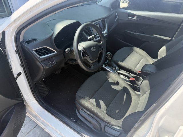 Used 2021 Frost White Pearl Hyundai SE image 4