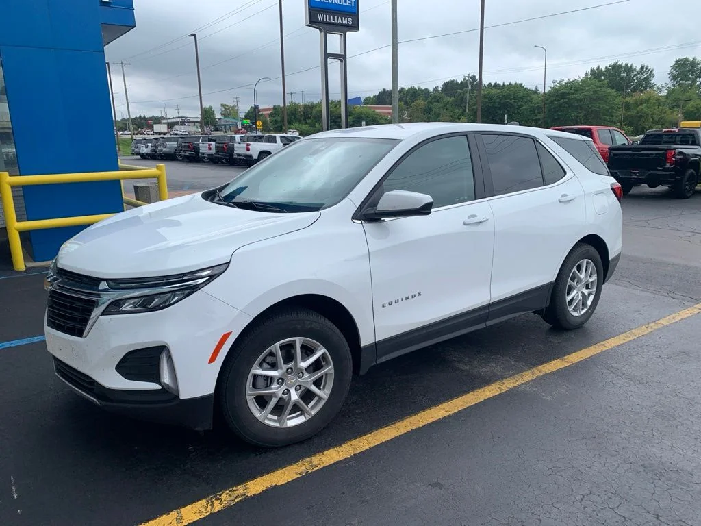 Used 2024 Summit White Chevrolet LT image 2