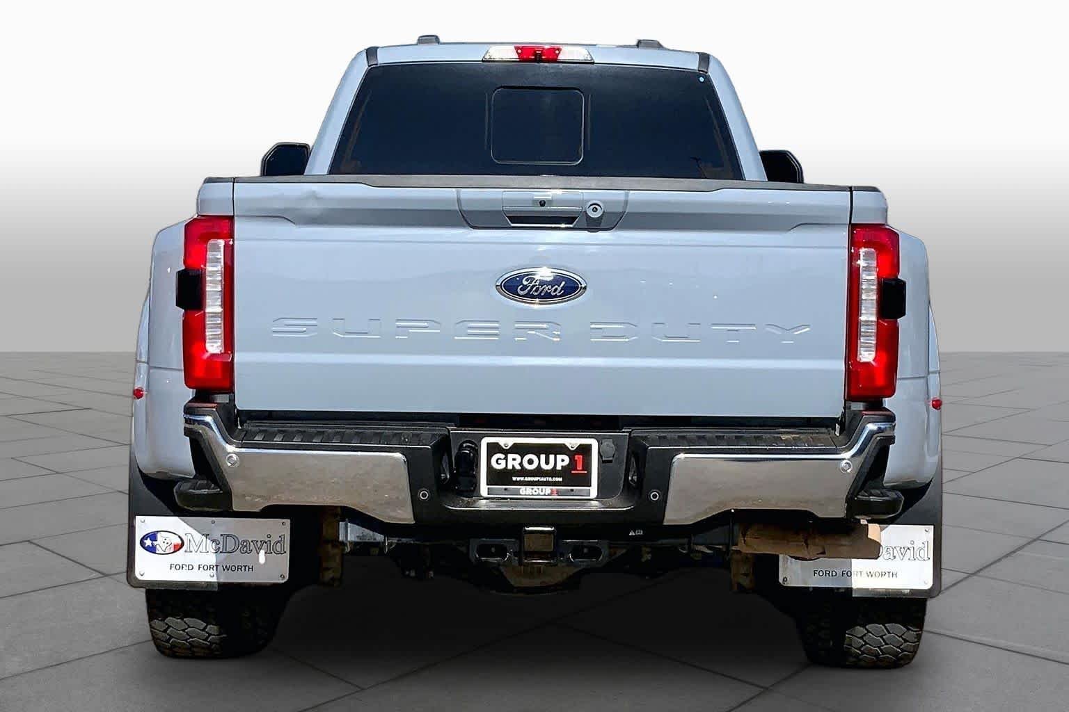 Used 2024 Glacier Gray Metallic TriCoat Ford LARIAT image 5