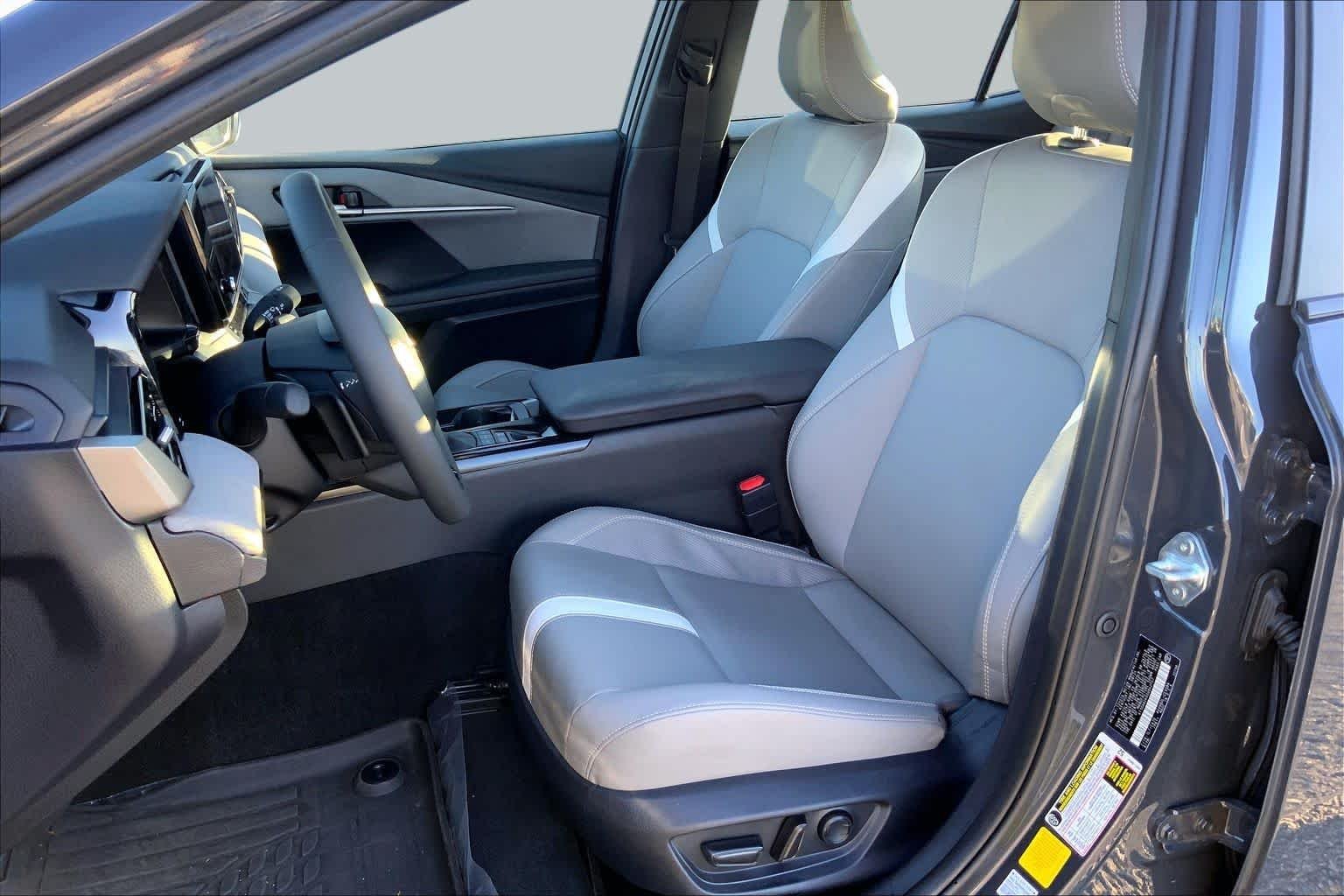 Used 2025 Underground Toyota SE image 7