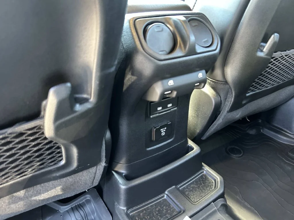 Used 2025 Green Jeep Rubicon image 10
