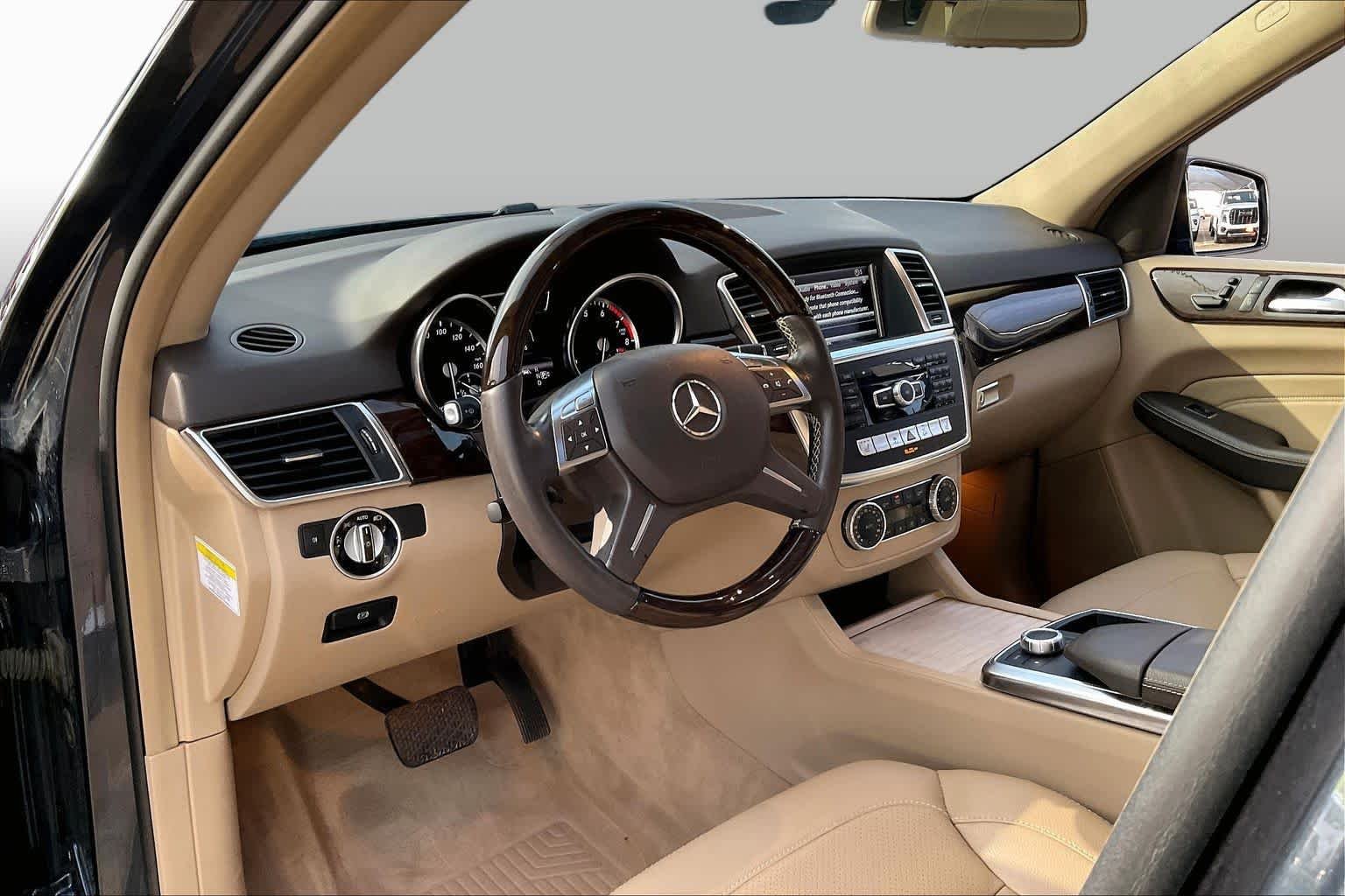 Used 2013 Black Mercedes-Benz ML 350 image 15