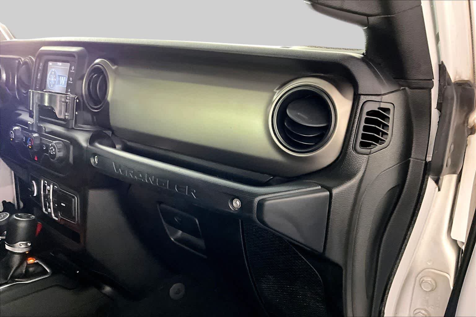 Used 2018 Bright White Clear Coat Jeep Sport S image 17
