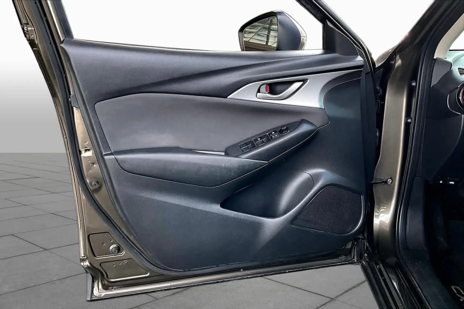 Used 2017 Titanium Flash Mica Mazda Sport image 22