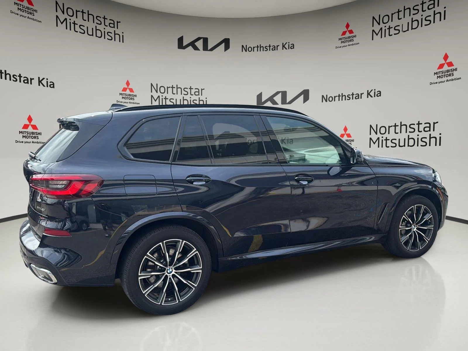 Used 2023 Carbon Black Metallic BMW xDrive40i image 14