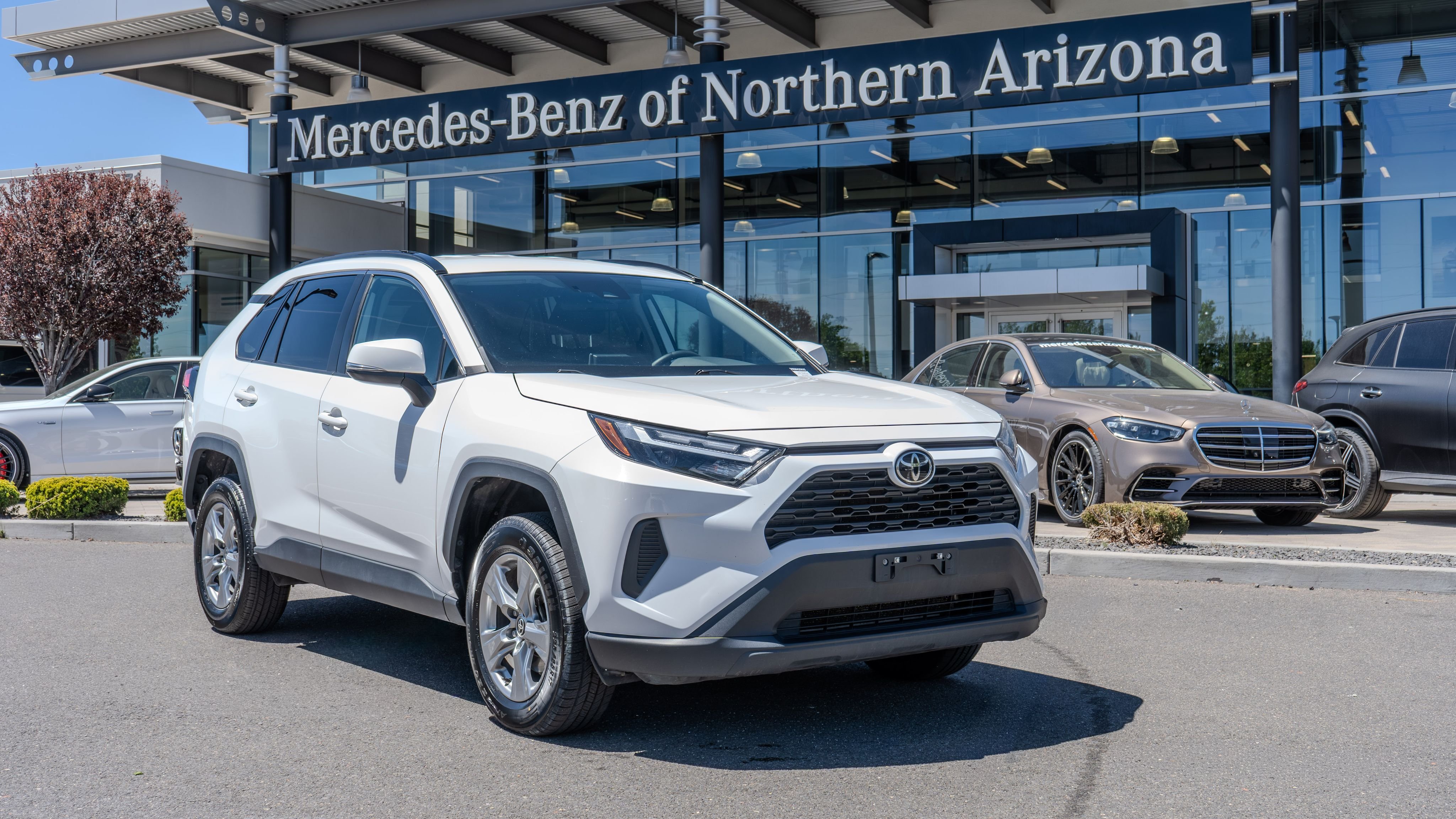 2024 Toyota RAV4 XLE AWD's photo