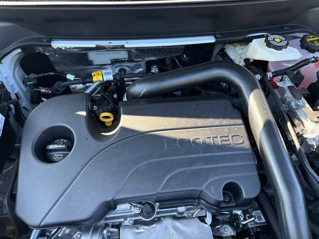 New 2027 Polar White Tricoat Chevrolet ACTIV image 15