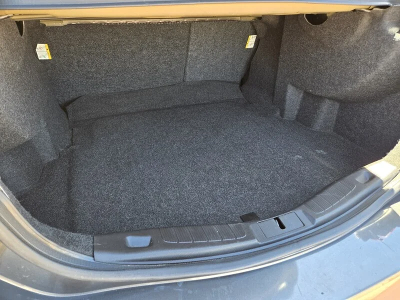 Used 2015 Gray Ford SE image 8