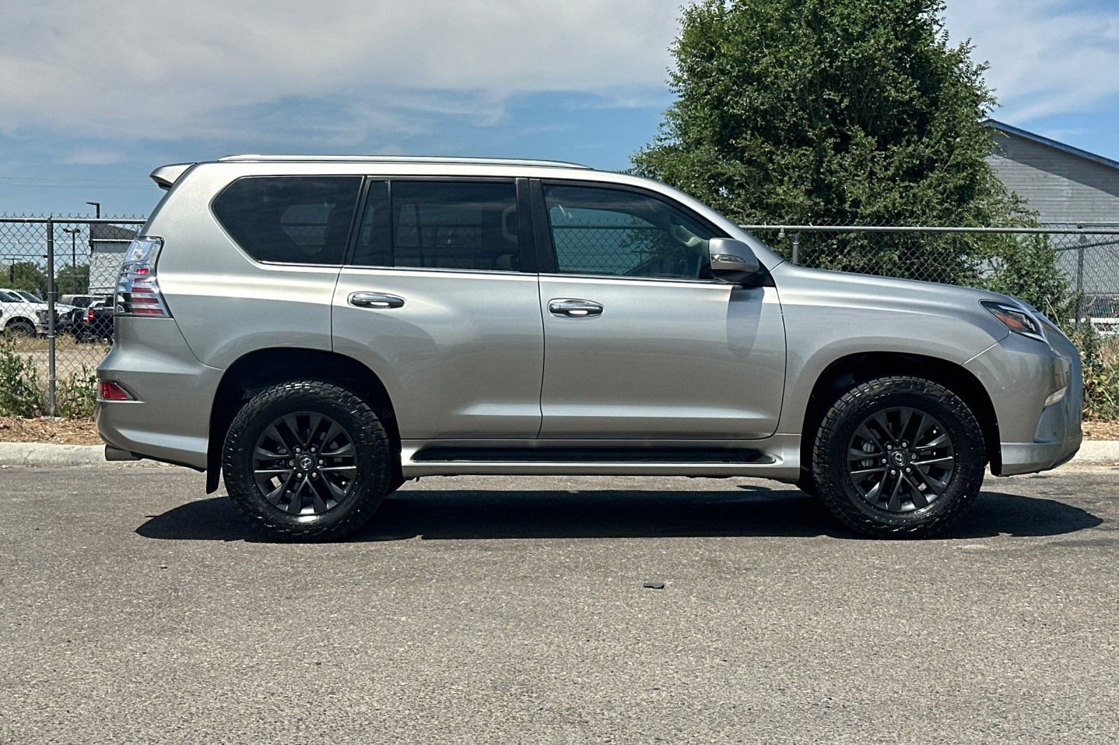 Used 2022 Silver Lexus 460 image 3
