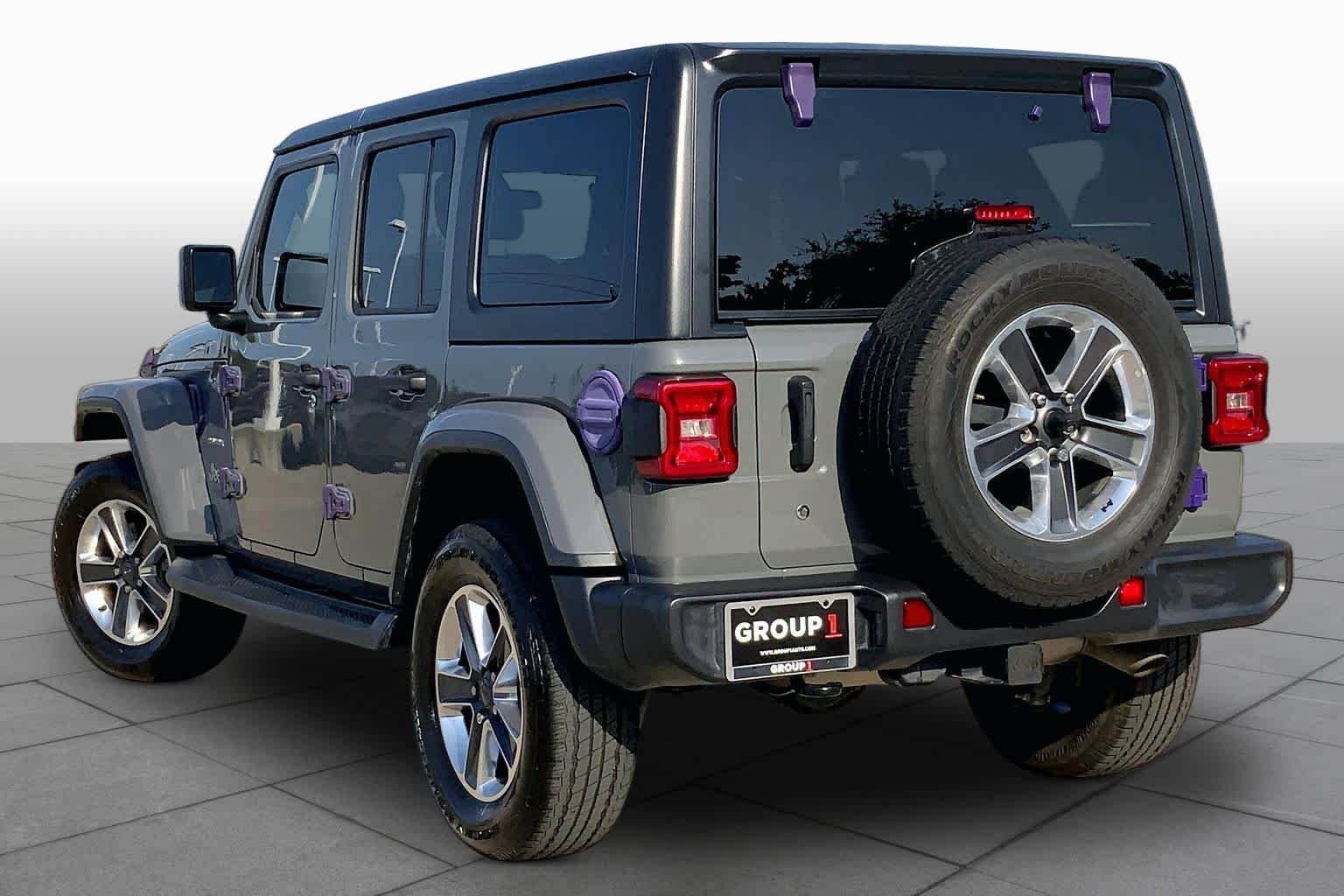 Used 2018 Sting-Gray Clearcoat Jeep Sahara image 11