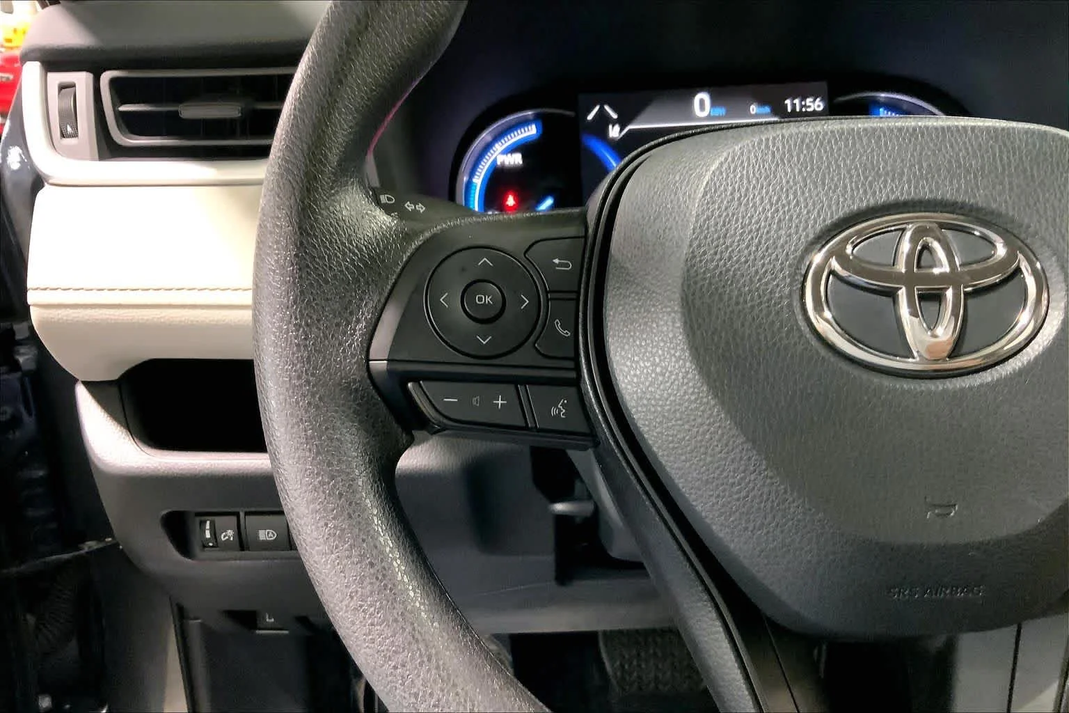 Used 2025 Magnetic Gray Metallic Toyota Hybrid XLE image 24