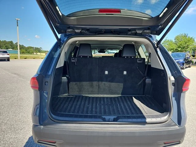 Used 2024 White Toyota XLE image 14