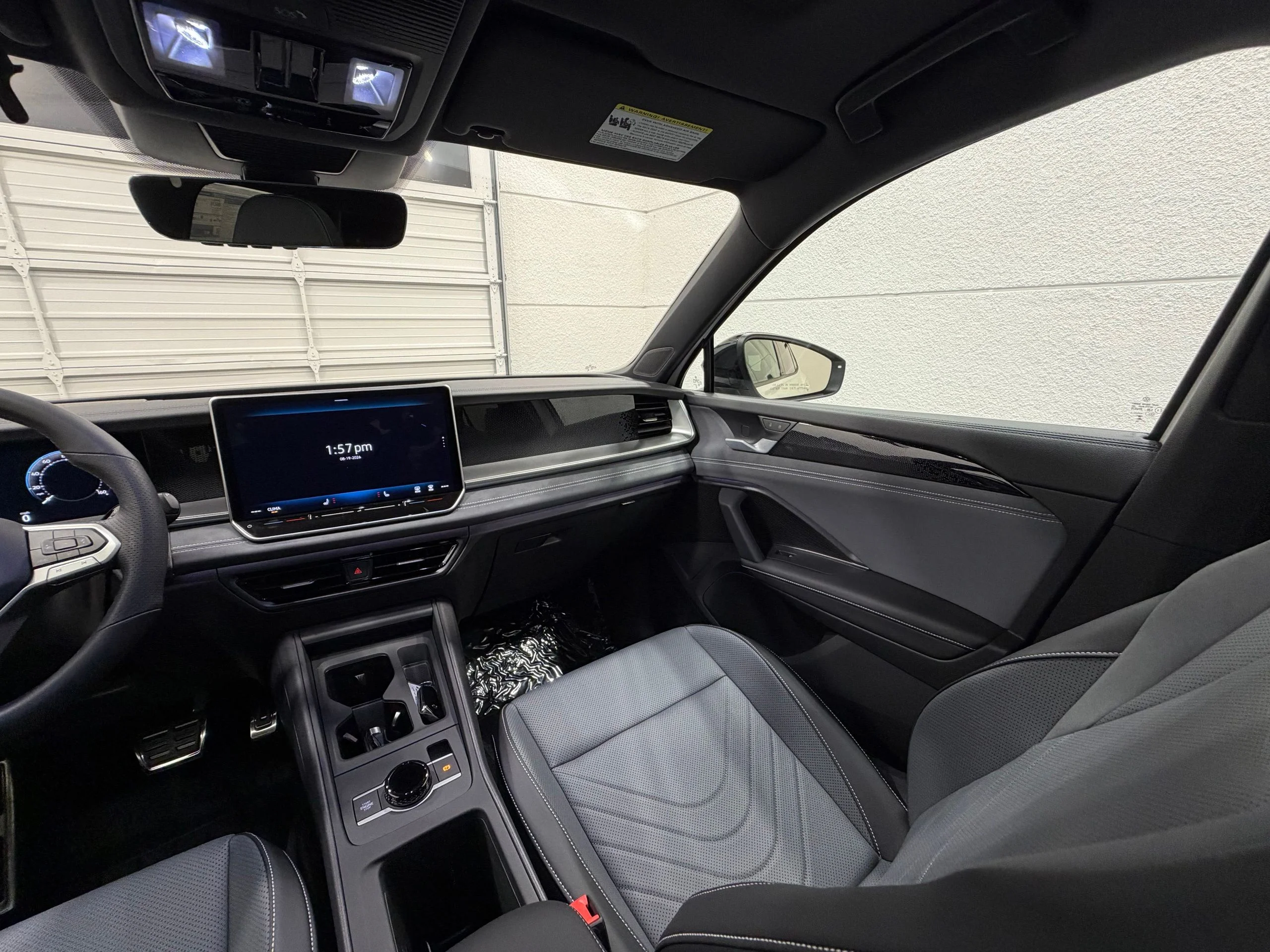 New 2026 White Volkswagen SE R-Line Black image 33