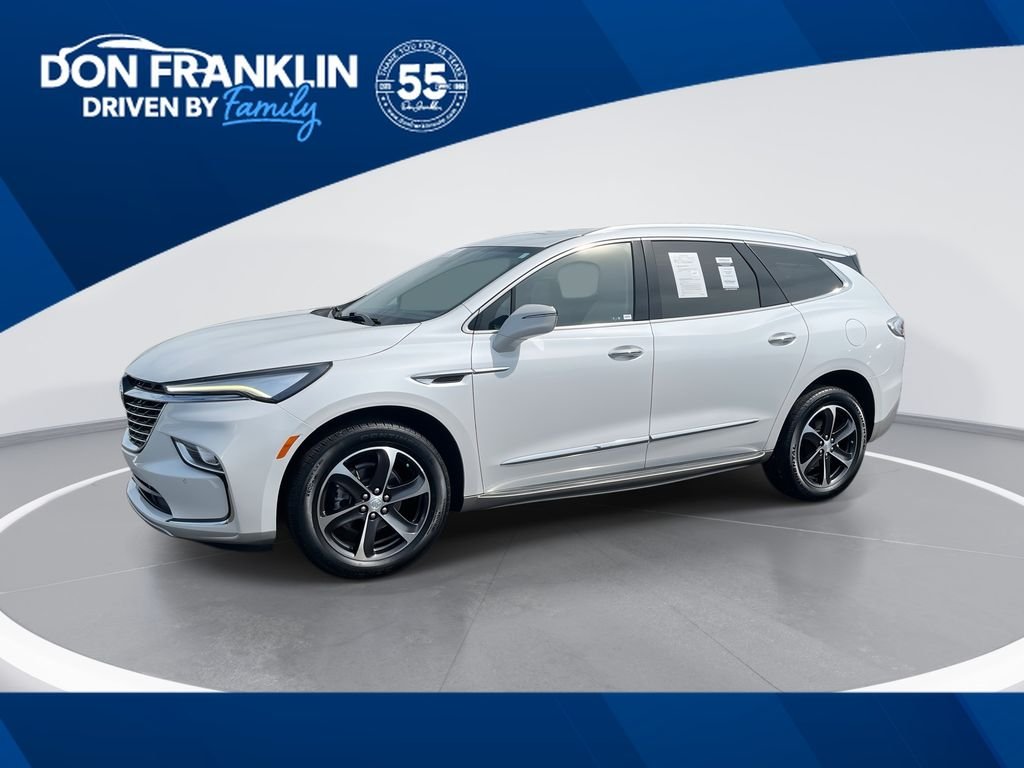 2023 Buick Enclave Essence AWD's photo