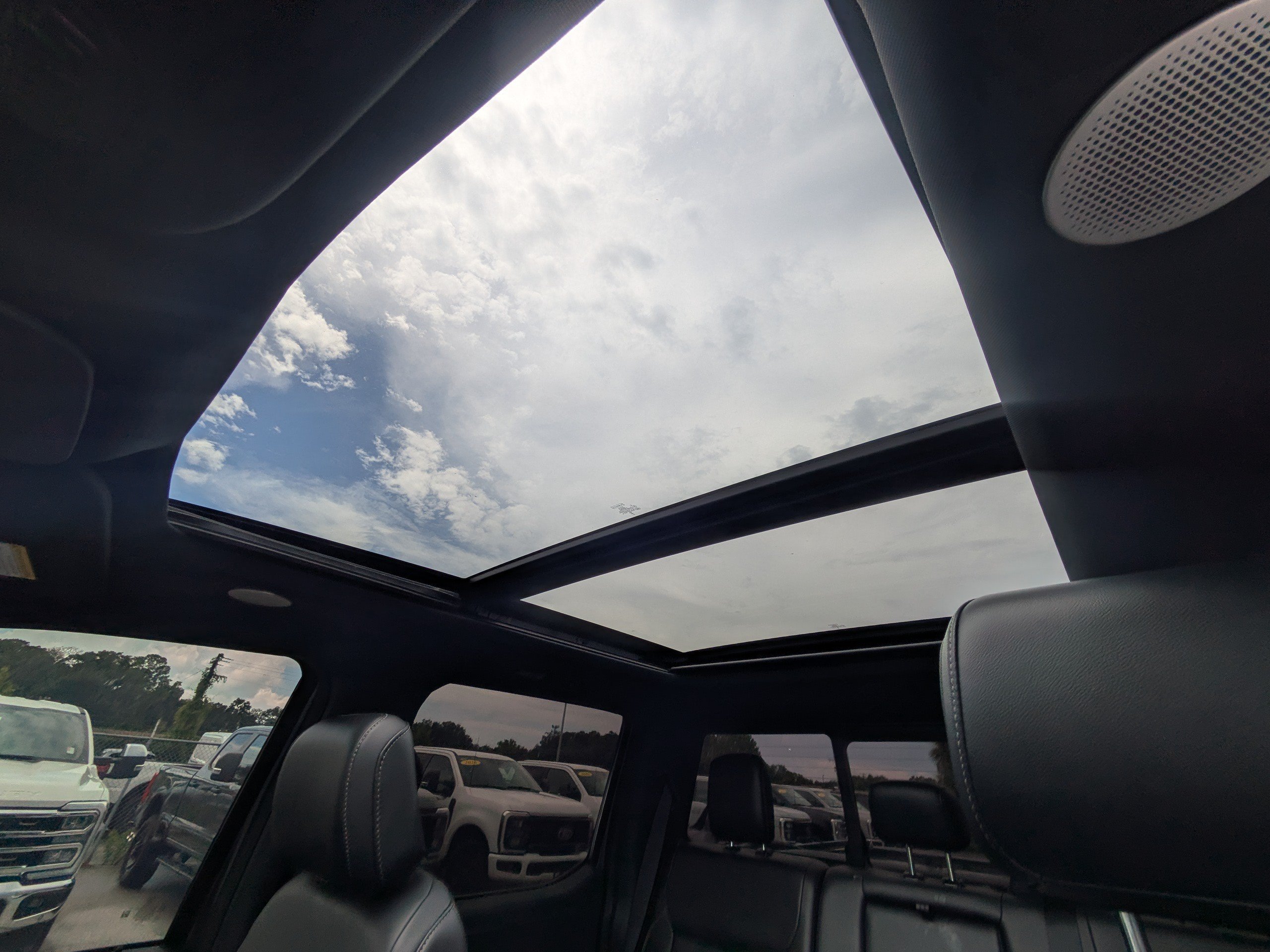 Used 2024  Ford LARIAT image 20