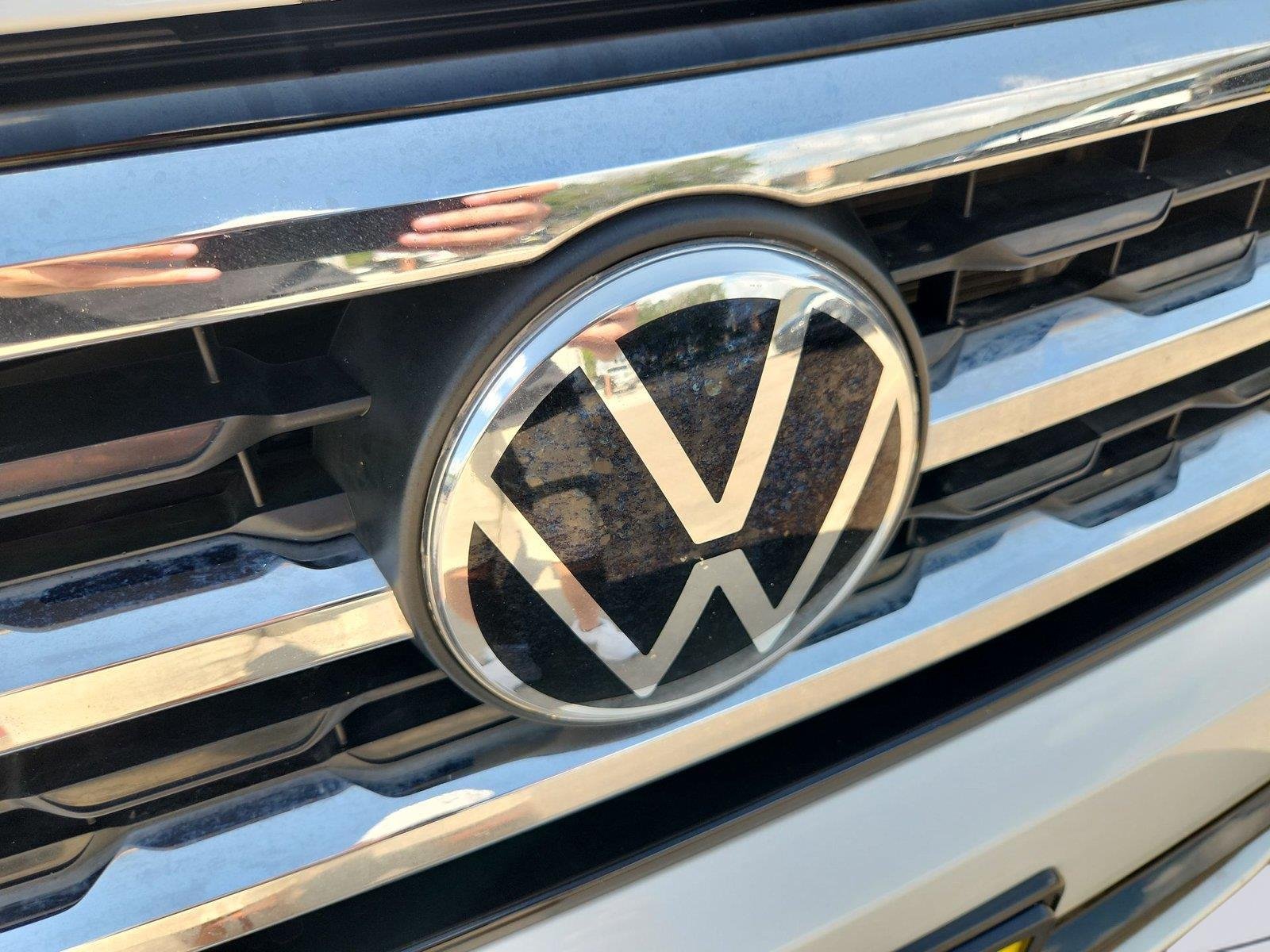 2021 Volkswagen Atlas Cross Sport 3.6L V6 SE w/Technology R-Line White at AutoNation USA Katy