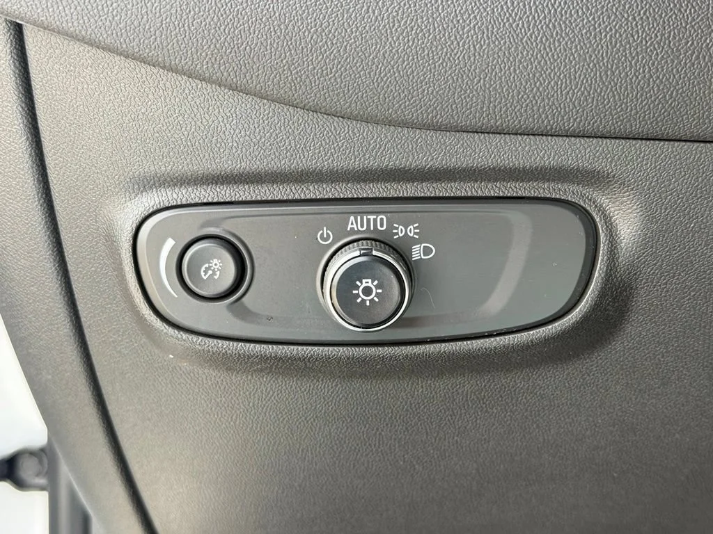 Used 2024 Summit White Chevrolet LS image 27
