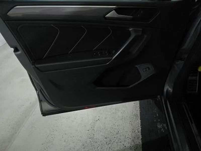 Used 2022 Gray Volkswagen 2.0T SE R-Line Black image 9