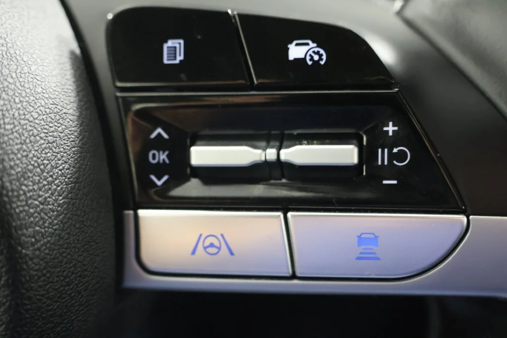 Used 2025 Abyss Black Hyundai SEL Convenience image 12