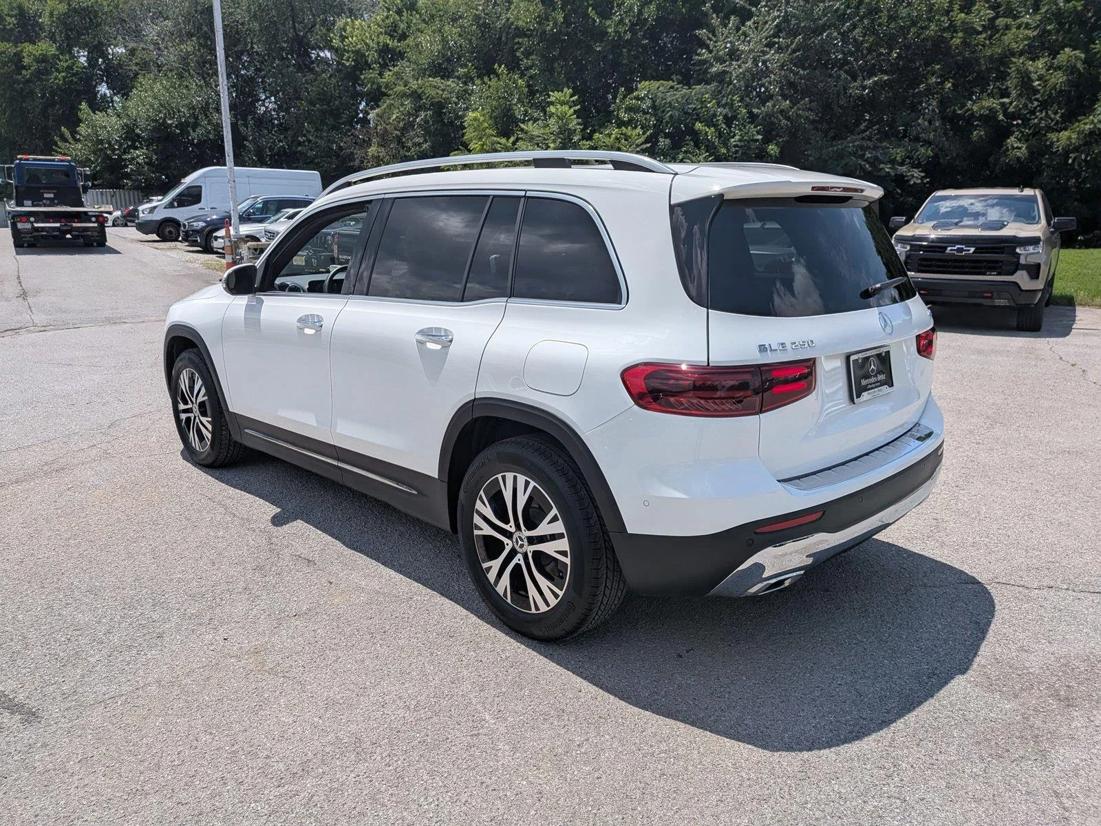 Used 2025  Mercedes-Benz GLB 250 image 3