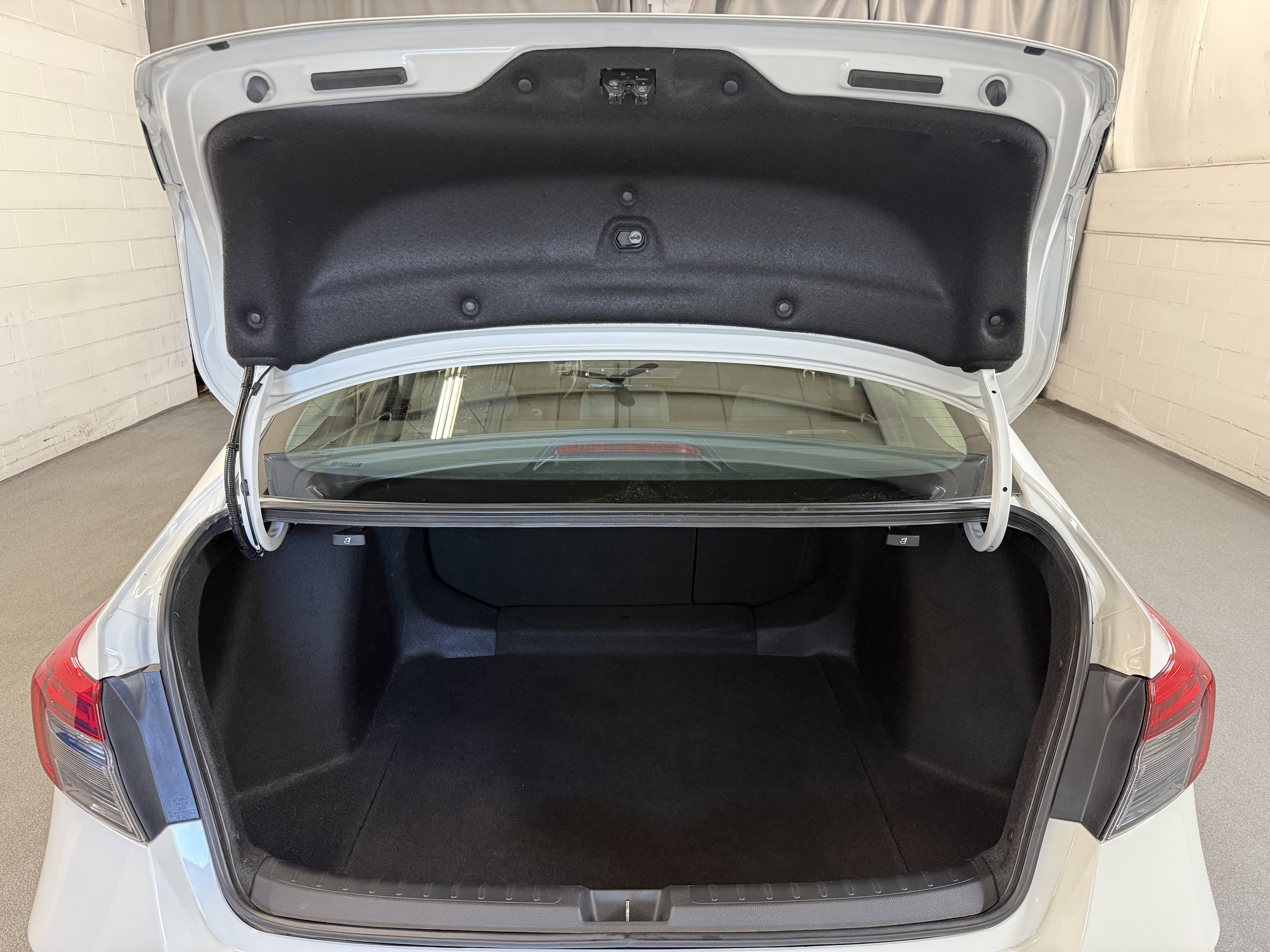 Certified Used 2023 Platinum White Pearl Honda EX image 8